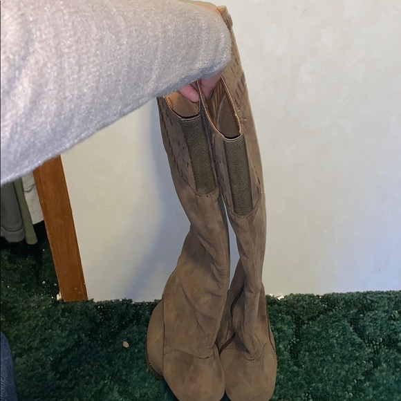 Knee high boots - Picture 3 of 4